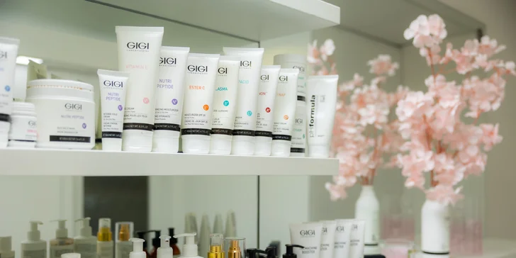 Starostlivosť o nohy: suchá, medicinálna, kombinovaná mokrá aj wellness pedikúra