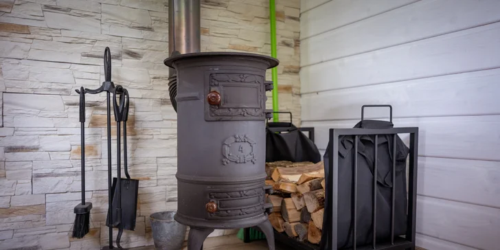 Hausbót Pohodička na rybníčku: pobyt s rybolovom aj plavbami na loďke