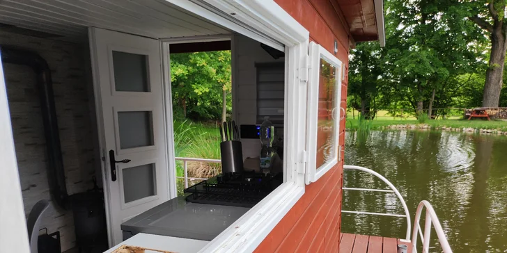 Hausbót Pohodička na rybníčku: pobyt s rybolovom aj plavbami na loďke