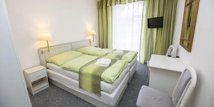 Kúpeľné hýčkanie v Mariánskych Lázňach s raňajkami alebo polpenziou a procedúrami