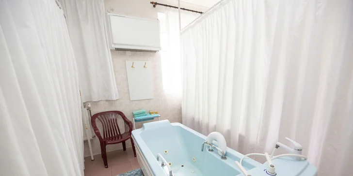 Kúpeľné hýčkanie v Mariánskych Lázňach s raňajkami alebo polpenziou a procedúrami