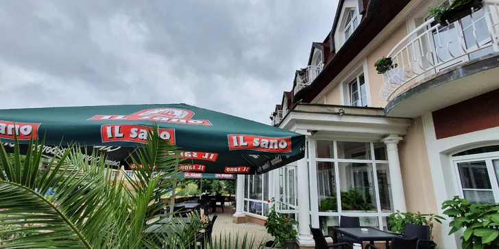 Kúpeľné hýčkanie v Mariánskych Lázňach s raňajkami alebo polpenziou a procedúrami