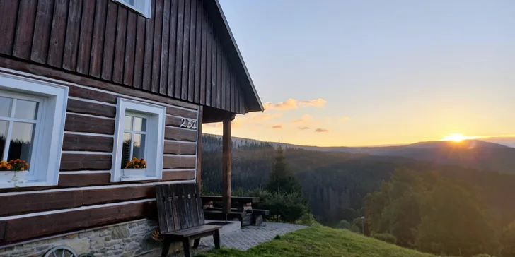Aktívna dovolenka na chalupe v Krkonošiach: s raňajkami alebo polpenziou, pre páry aj rodiny, dieťa zdarma