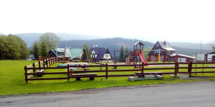 Aktívna dovolenka na chalupe v Krkonošiach: s raňajkami alebo polpenziou, pre páry aj rodiny, dieťa zdarma