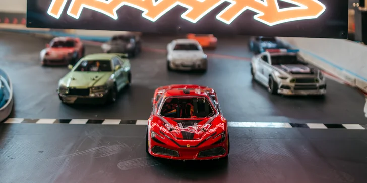 Jedinečná RC dráha na Orave: Jazdy na Revolt RC simulátore pre dospelých aj deti