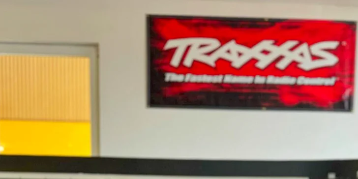 Jedinečná RC dráha na Orave: Jazdy na Revolt RC simulátore pre dospelých aj deti