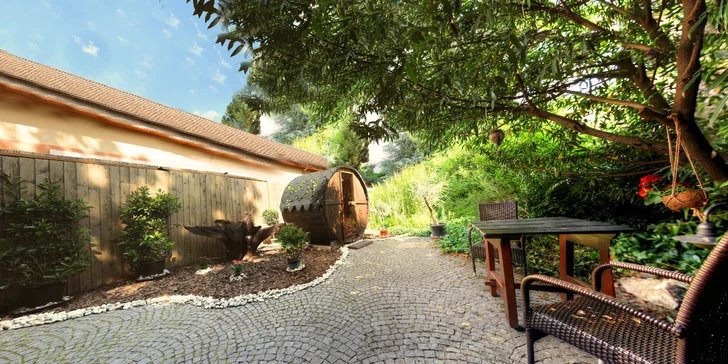 Wellness pobyt v Pardubiciach: izby alebo domček s vírivkou a saunou, soľná jaskyňa aj privátne wellness