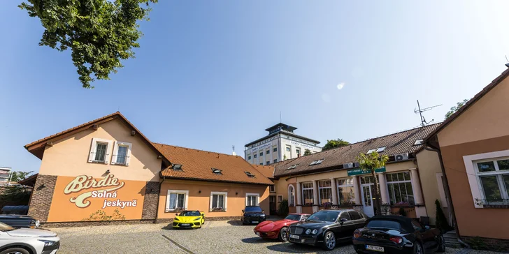 Wellness pobyt v Pardubiciach: izby alebo domček s vírivkou a saunou, soľná jaskyňa aj privátne wellness