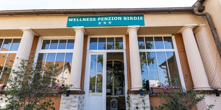 Wellness pobyt v Pardubiciach: izby alebo domček s vírivkou a saunou, soľná jaskyňa aj privátne wellness