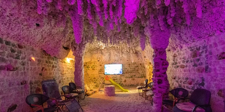 Wellness pobyt v Pardubiciach: izby alebo domček s vírivkou a saunou, soľná jaskyňa aj privátne wellness