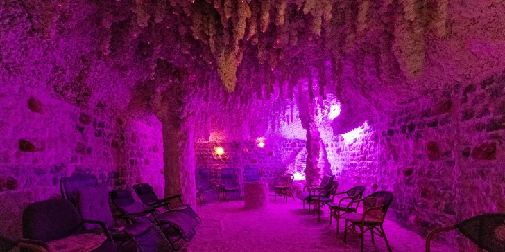 Wellness pobyt v Pardubiciach: izby alebo domček s vírivkou a saunou, soľná jaskyňa aj privátne wellness