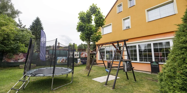 Pohoda priamo pri Lipne: izba alebo apartmán v penzióne, raňajky alebo polpenzia