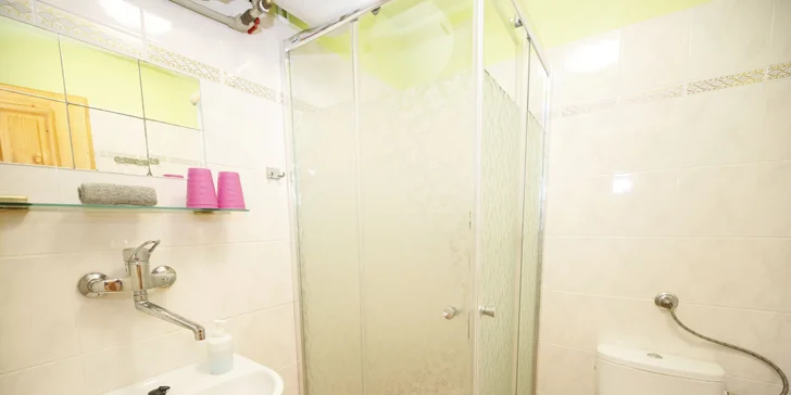 Pohoda priamo pri Lipne: izba alebo apartmán v penzióne, raňajky alebo polpenzia