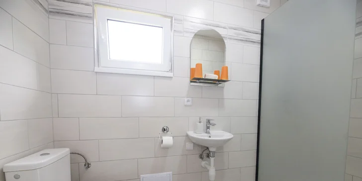 Pohoda priamo pri Lipne: izba alebo apartmán v penzióne, raňajky alebo polpenzia