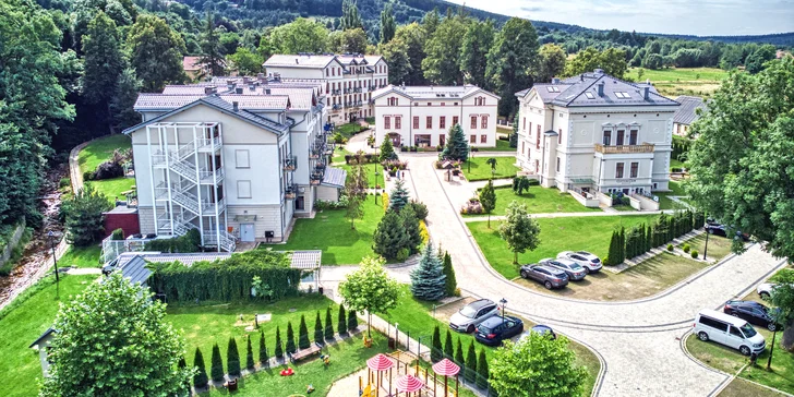 Luxusný hotel v kúpeľnom meste v poľských Jizerkách: neobmedzený wellness, jedlo, detské herne