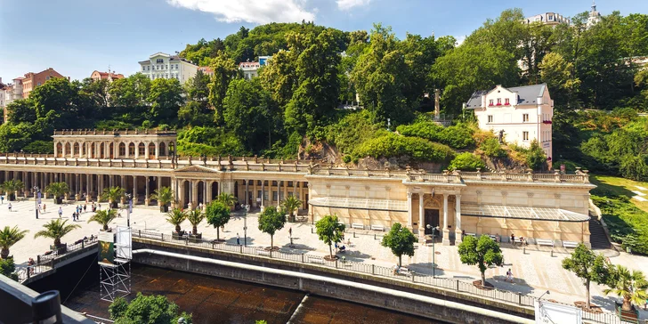 Pobyt v elegantnom hoteli blízko kolonády: raňajky, wellness aj procedúry