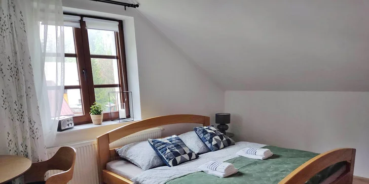 Pobyt v podhorí Beskýd: štýlové apartmány s raňajkami a prehliadkou vodnej minizoo