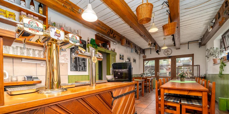 Pobyt v podhorí Beskýd: štýlové apartmány s raňajkami a prehliadkou vodnej minizoo