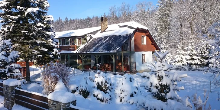 Pobyt v podhorí Beskýd: štýlové apartmány s raňajkami a prehliadkou vodnej minizoo