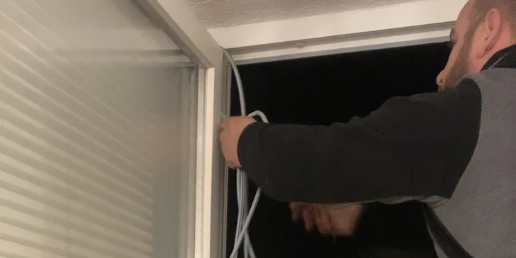 Základný alebo kompletný servis okien s výmenou tesnenia, v ponuke samostatná kontrola s kalkuláciou