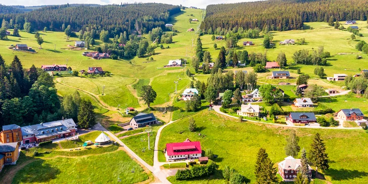 Pobyt v rodinnom penzióne v Peci pod Sněžkou s raňajkami až pre 4 osoby