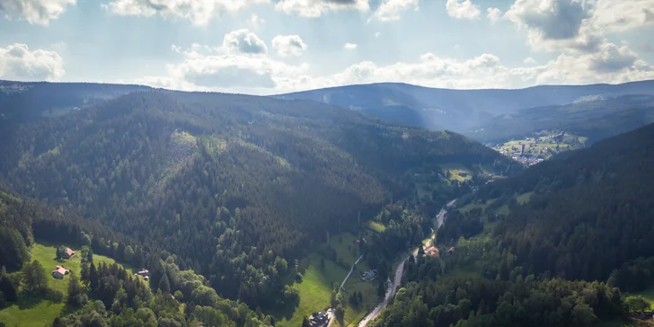 Pobyt v rodinnom penzióne v Peci pod Sněžkou s raňajkami až pre 4 osoby