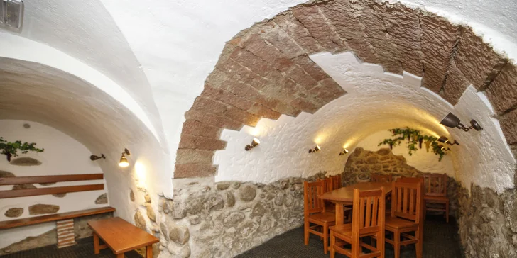 Hotel vo Vrchlabí s raňajkami a denným vstupom do privátneho wellness