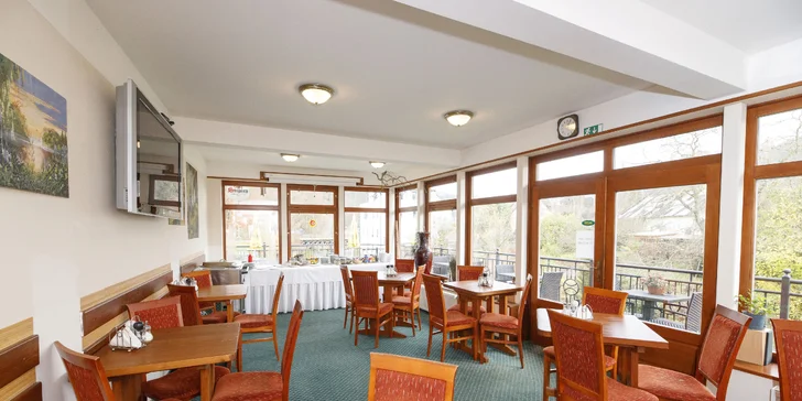 Hotel vo Vrchlabí s raňajkami a denným vstupom do privátneho wellness