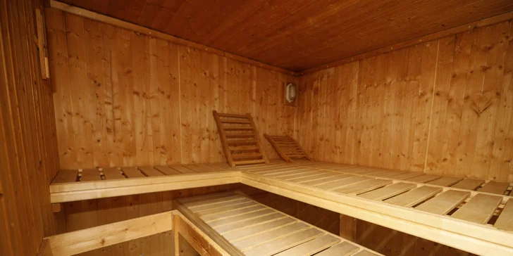 Hotel vo Vrchlabí s raňajkami a denným vstupom do privátneho wellness