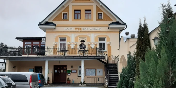 Hotel vo Vrchlabí s raňajkami a denným vstupom do privátneho wellness