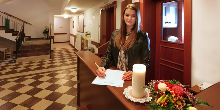 Kostelec nad Orlicou: pobyt s raňajkami, možnosť trojchodovej večere aj fľaše vína