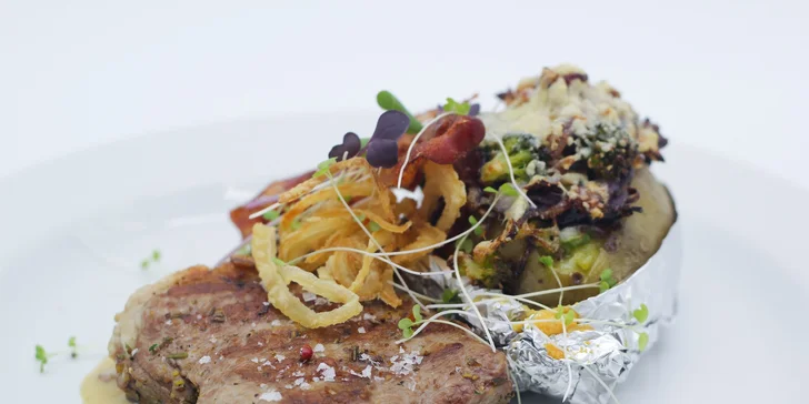 Kostelec nad Orlicou: pobyt s raňajkami, možnosť trojchodovej večere aj fľaše vína