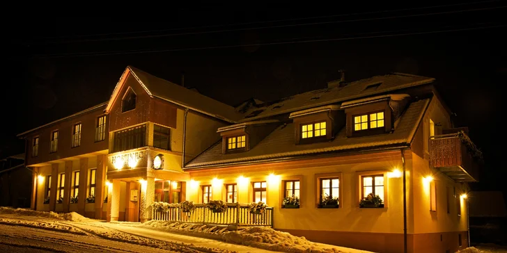 Kostelec nad Orlicou: pobyt s raňajkami, možnosť trojchodovej večere aj fľaše vína