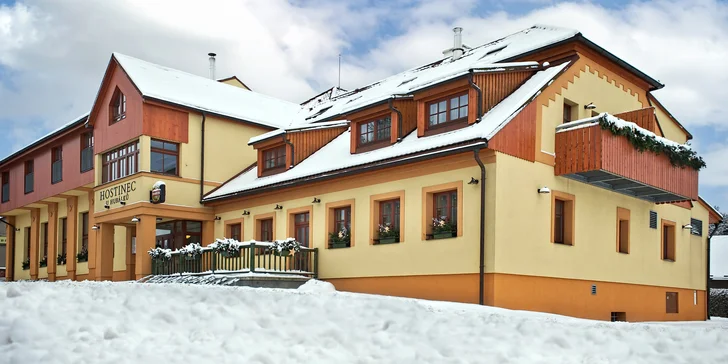 Kostelec nad Orlicou: pobyt s raňajkami, možnosť trojchodovej večere aj fľaše vína