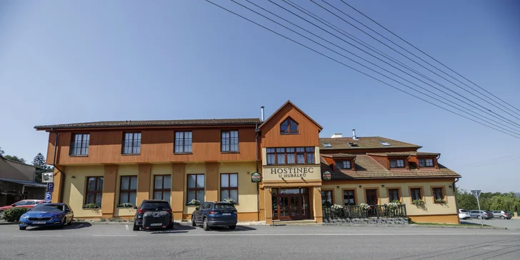 Kostelec nad Orlicou: pobyt s raňajkami, možnosť trojchodovej večere aj fľaše vína