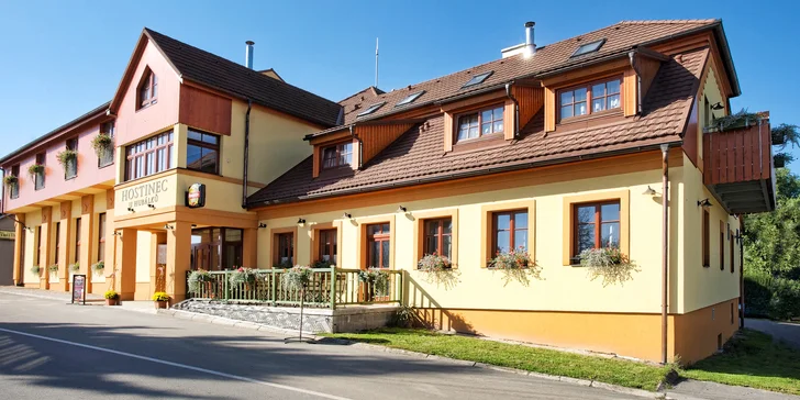 Kostelec nad Orlicou: pobyt s raňajkami, možnosť trojchodovej večere aj fľaše vína