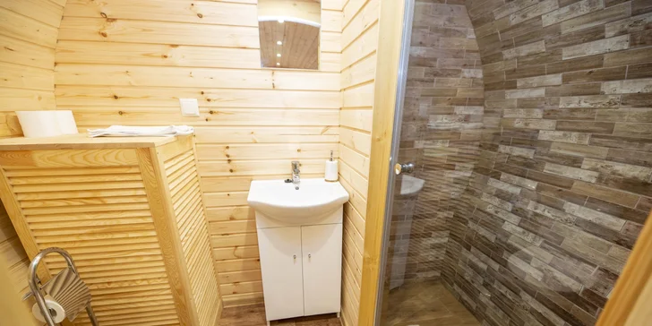 Za romantikou a relaxom: pobyt v rezorte Vigvam s polpenziou, wellnessom a ochutnávkou vína