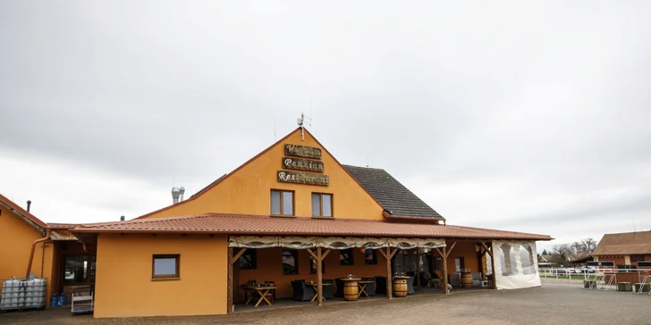 Za romantikou a relaxom: pobyt v rezorte Vigvam s polpenziou, wellnessom a ochutnávkou vína