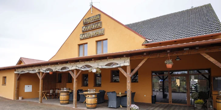 Za romantikou a relaxom: pobyt v rezorte Vigvam s polpenziou, wellnessom a ochutnávkou vína