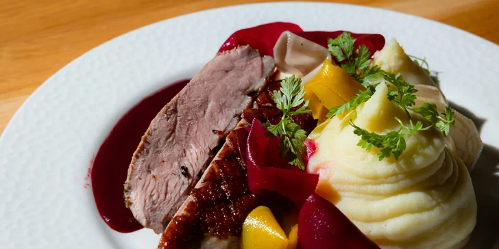 Trojchodová večera pre dvoch vrátane dezertu v Luca restaurant