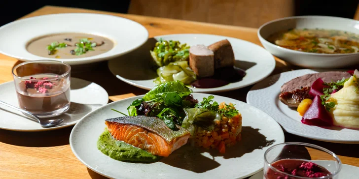 Trojchodová večera pre dvoch vrátane dezertu v Luca restaurant