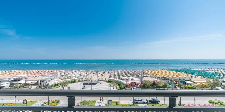 Rodinná dovolenka pri talianskom Jadrane: hotel 50 m od pláže, plná penzia, bazén, dieťa zdarma