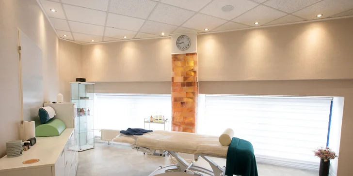 Masáže: klasická terapeutická, relaxačná pre tehotné ženy, reflexná masáž chodidiel či bankovanie