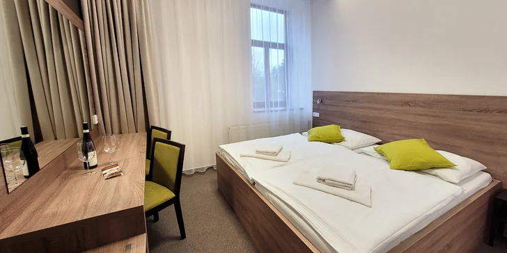 Moravský kras ako na dlani: pobyt s raňajkami či polpenziou a fľašou vína