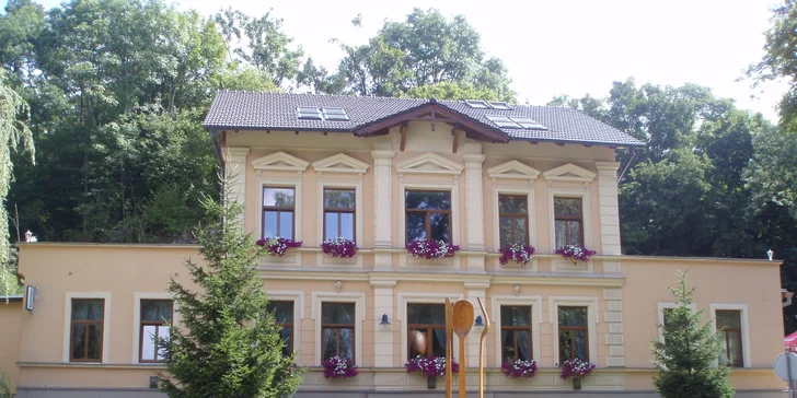 Moravský kras ako na dlani: pobyt s raňajkami či polpenziou a fľašou vína