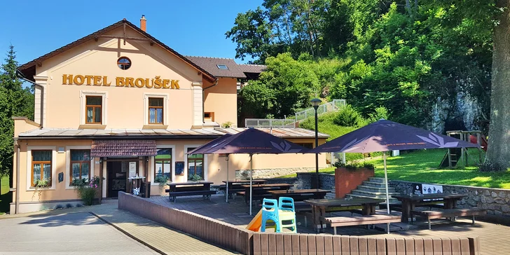 Moravský kras ako na dlani: pobyt s raňajkami či polpenziou a fľašou vína