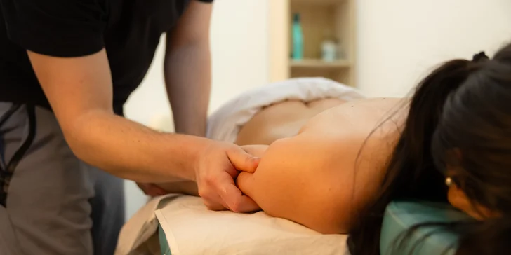 Hrejivá masáž chrbta, šije, nôh či celého tela aj s lávovými kameňmi