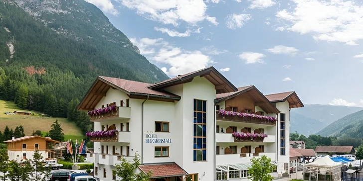 Pobyt v talianskych Alpách: hotel pri zjazdovkách a turistických trasách, strava aj wellness
