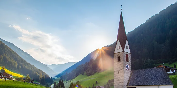 Pobyt v talianskych Alpách: hotel pri zjazdovkách a turistických trasách, strava aj wellness