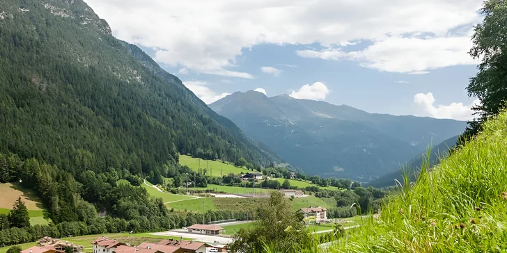 Pobyt v talianskych Alpách: hotel pri zjazdovkách a turistických trasách, strava aj wellness